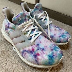 adidas Women's Ultraboost 5.0 DNA Running Shoe size 9